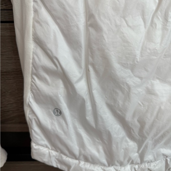 Lululemon Athletica White down Puffer Jacket size 4 - Picture 4 of 5